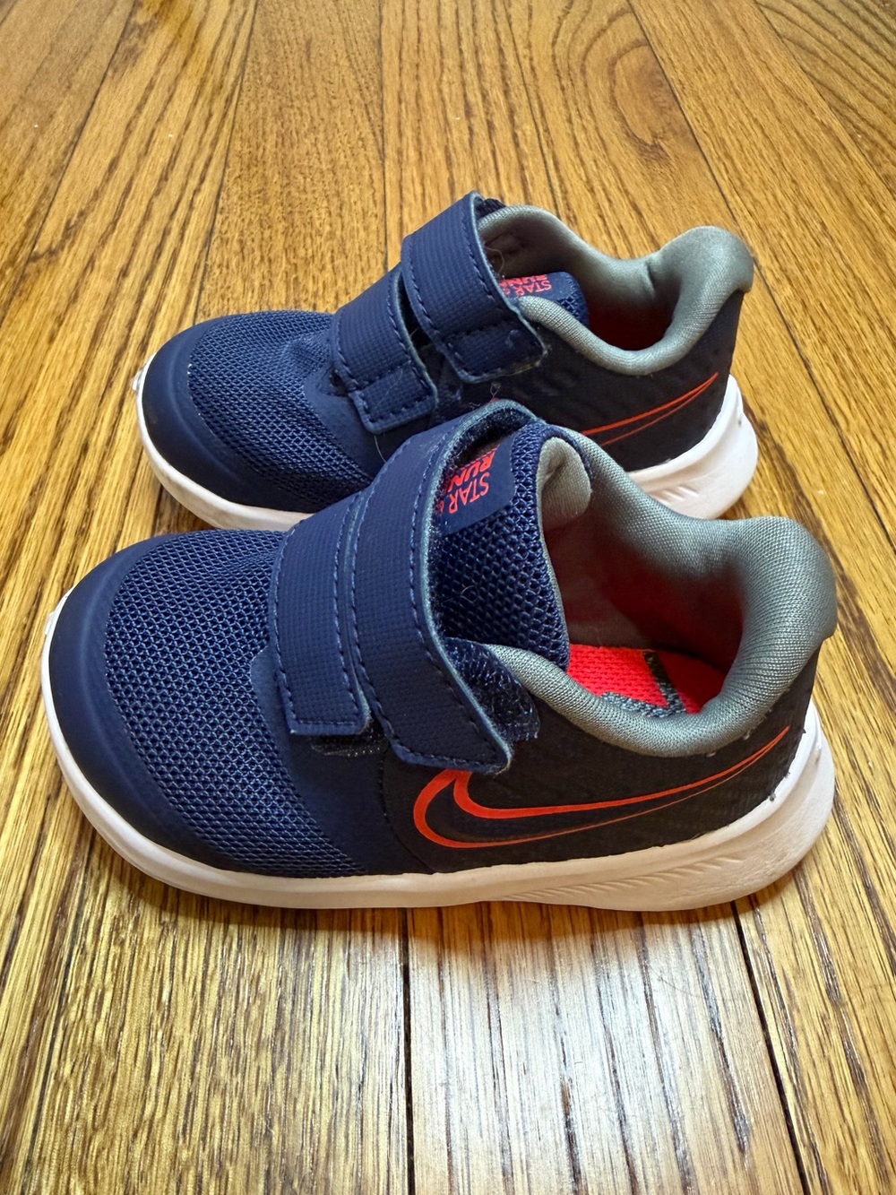 Nike toddler Star Runner 2 Sneakers, size: 4c, navy and red